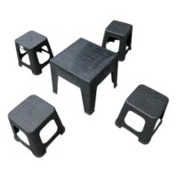 Masuta cafea plastic ratan cu 4 tabureti mici, maro