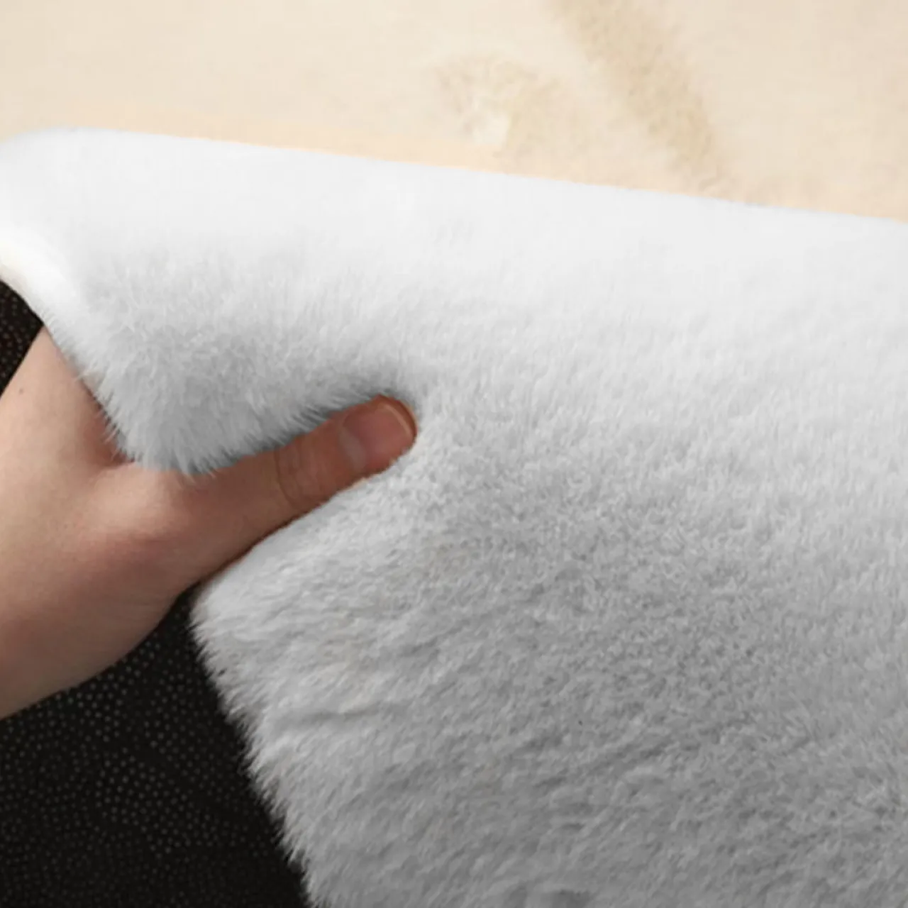 covor blana sintetica alba 50x80 cm 2